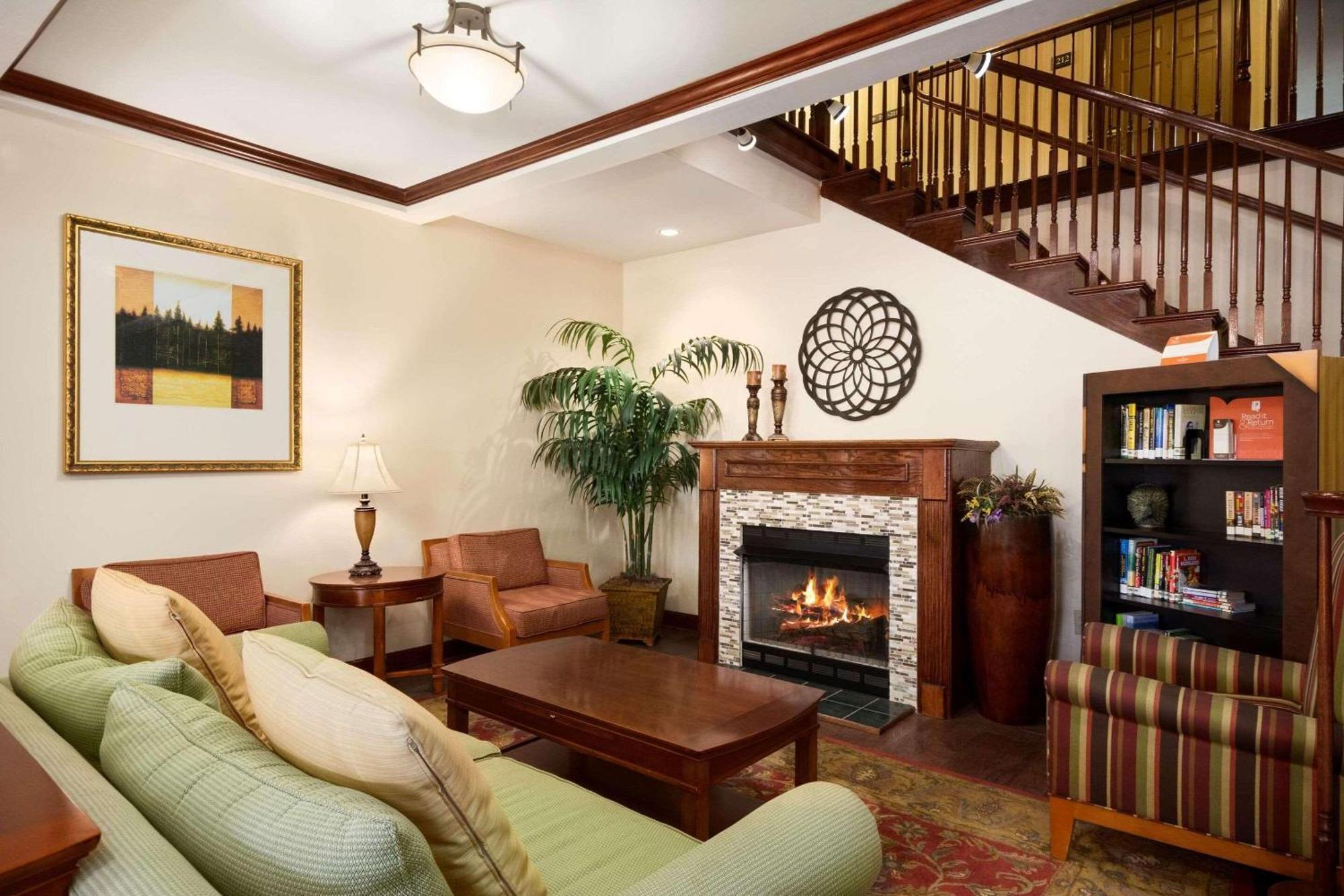 Country Inn & Suites By Radisson, Atlanta I-75 South, Ga Morrow Bagian luar foto